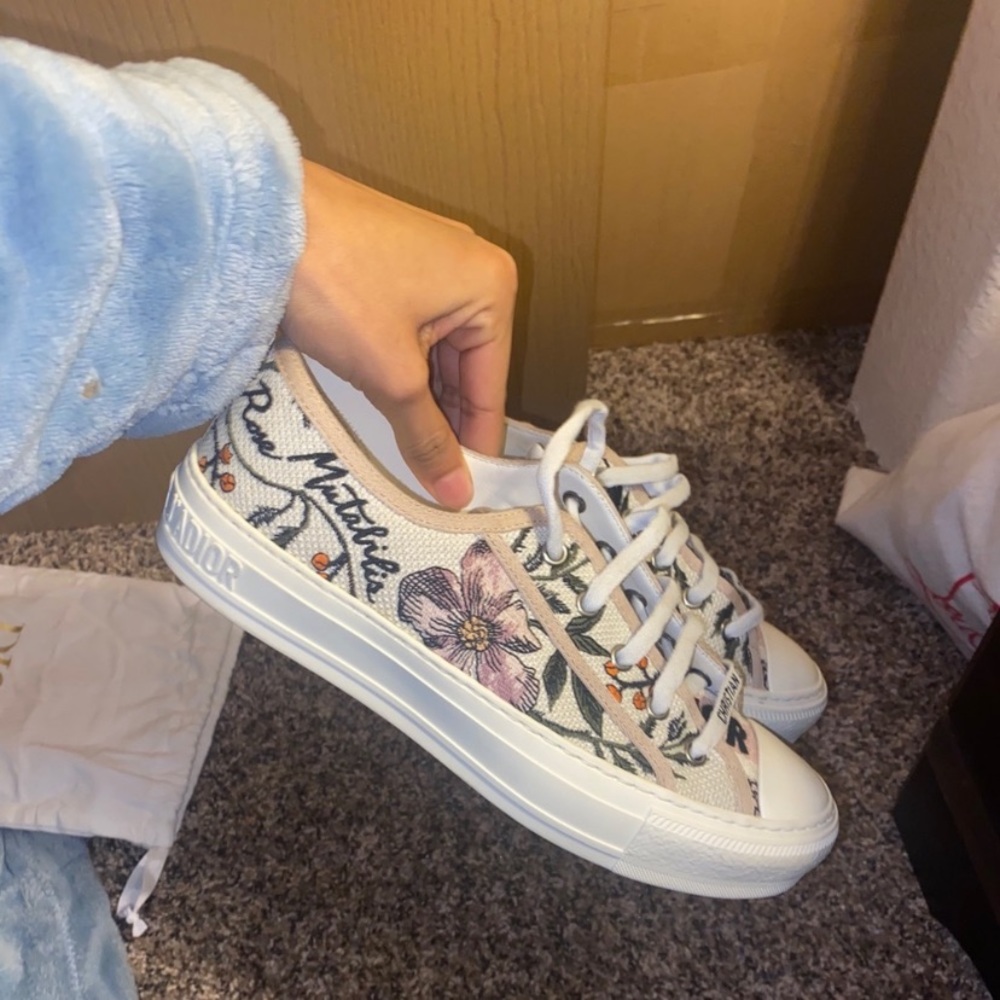Dior Woman Sneakers - Picture 2 of 2